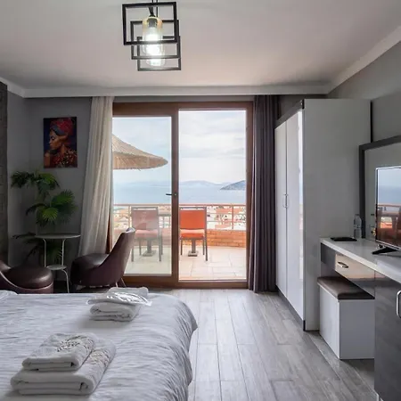 Stone House Foca فندق *