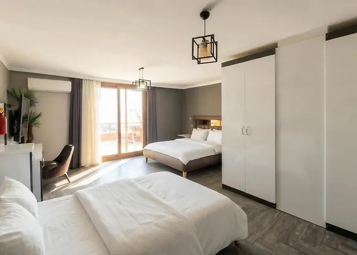 Stone House Foca فندق ينيفوتشا