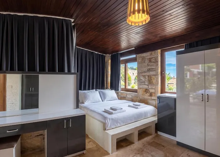 فندق Stone House Foca ينيفوتشا