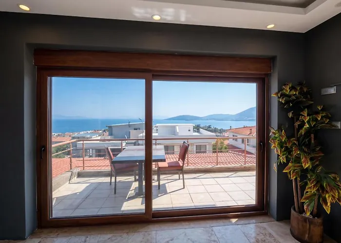 Stone House Foca فندق ينيفوتشا