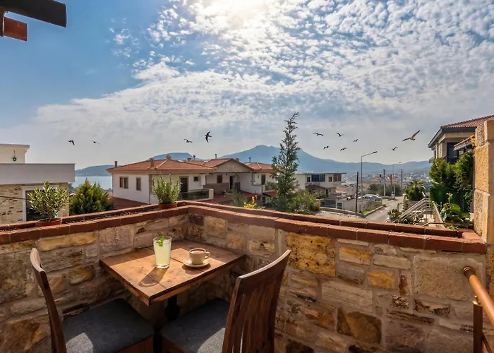 فندق Stone House Foca ينيفوتشا