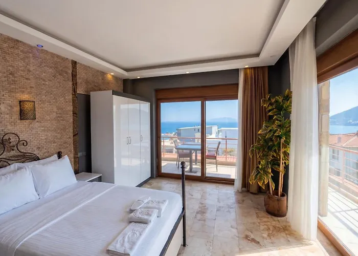 Stone House Foca 호텔 *