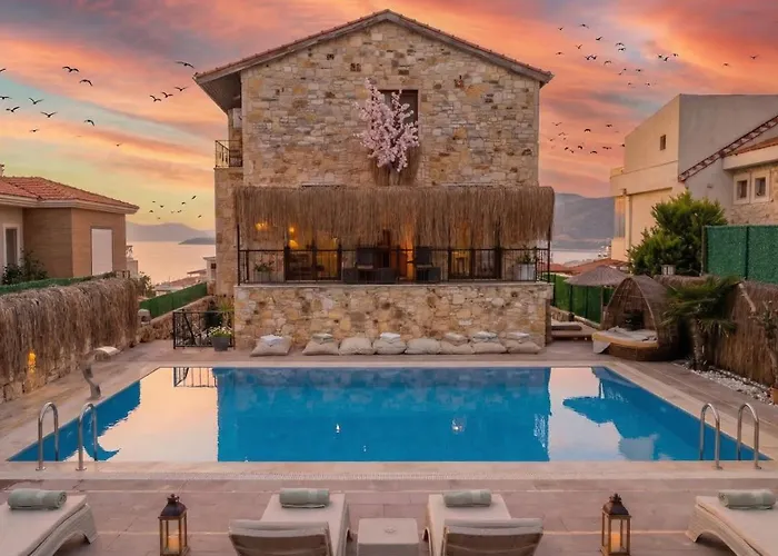 Stone House Foca فندق